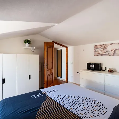 Pug House By Interhome Vakantiehuis